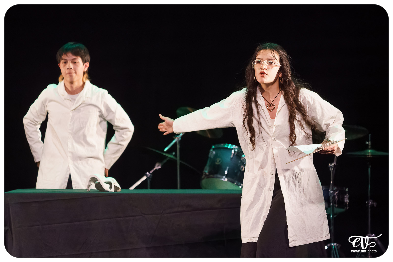 MAIS SONGEONS À RÉPÉTER S'IL VOUS PLAIT !